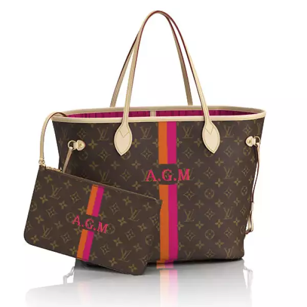 Lo que sientes al ver un coche es lo mismo que ella siente al ver esto. Además, el lado positivo es que la puedes personalizar y eso te dará puntos extras.
¿Dónde comprar? Louis Vuitton
Precio: e...