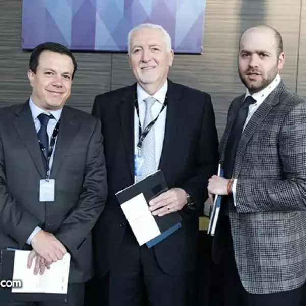 Paul Smith,José y Christian Harfush