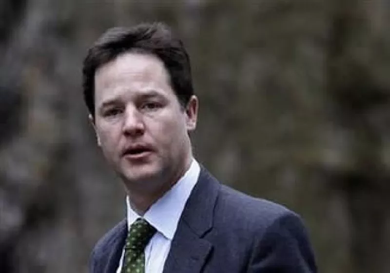 Nick Clegg, viceprimer ministro británico, se reunirá con el presidente Felipe Calderón y se dirigirá al Senado. (Foto: Reuters)