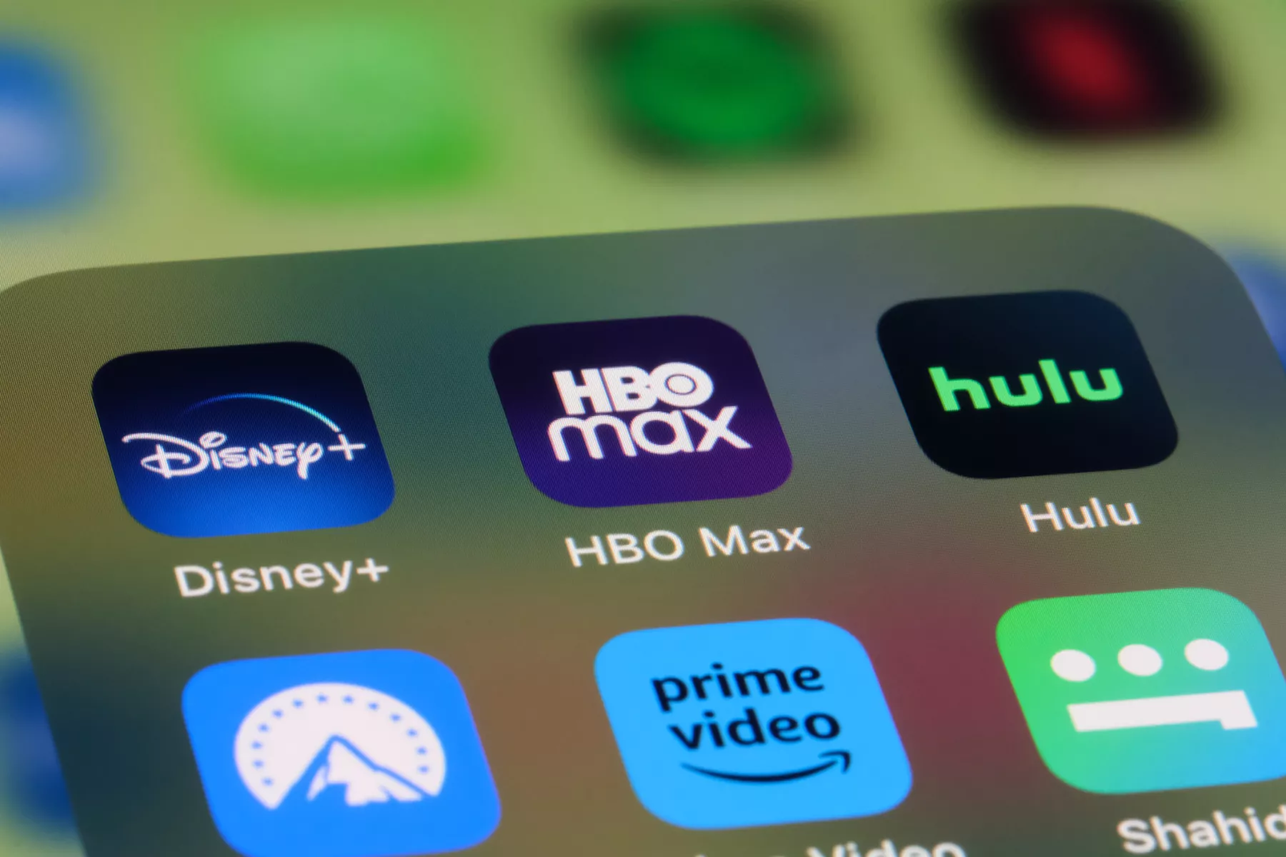 HBO Max pone un alto y en este mes empezará a cobrar extra por compartir tu cuenta 