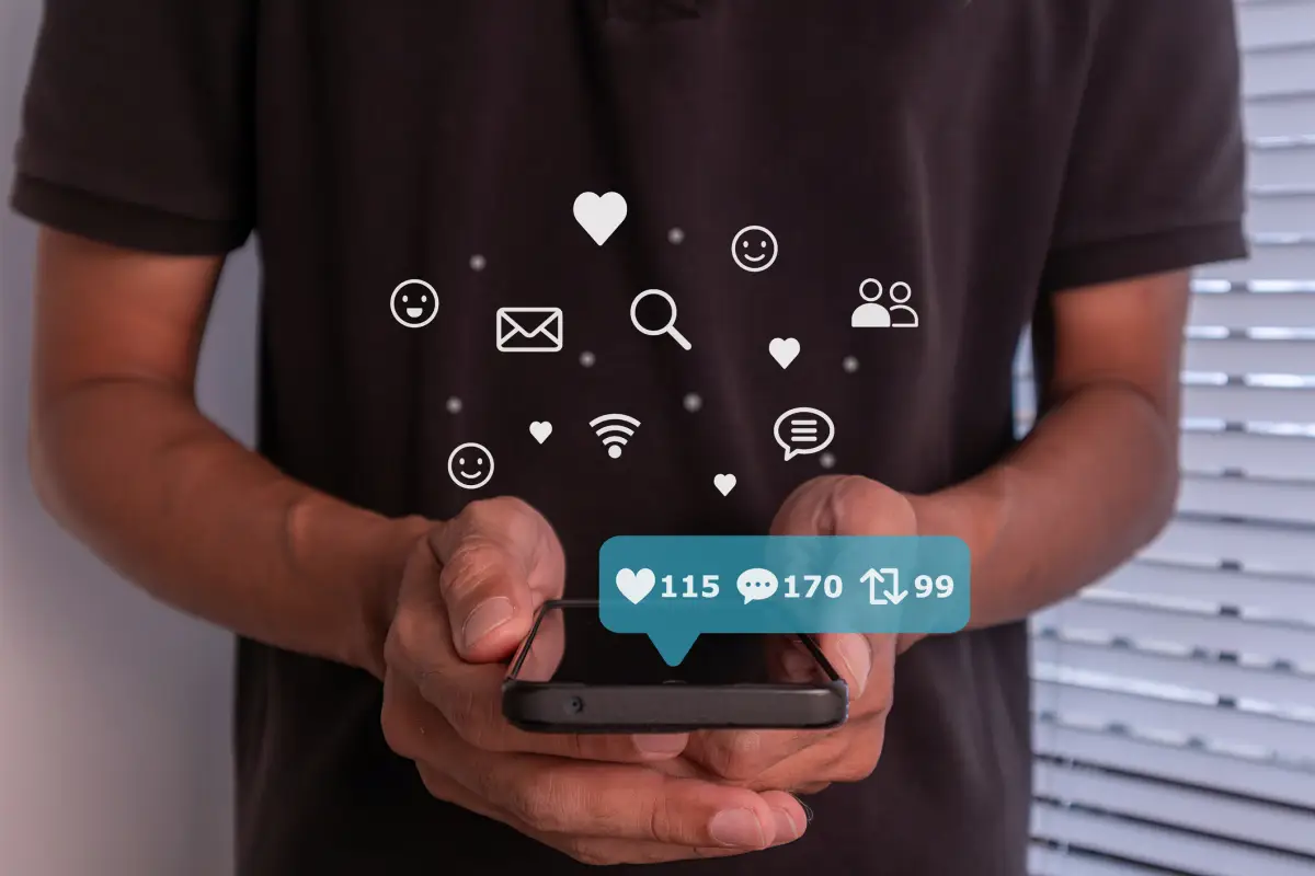 Cuidado con prestarle tu celular a tus hijos: la adicción a las redes sociales sí modifica el cerebro