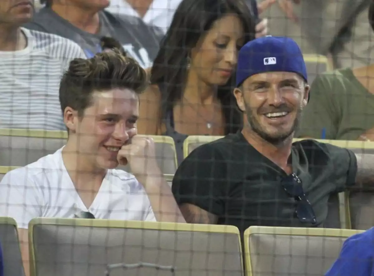 Brooklyn Beckham ya es todo un adolescente y es notoria la empatía que tiene con su papá.