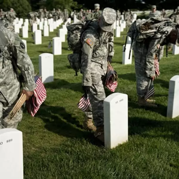 VETERANOS, MEMORIAL DAY