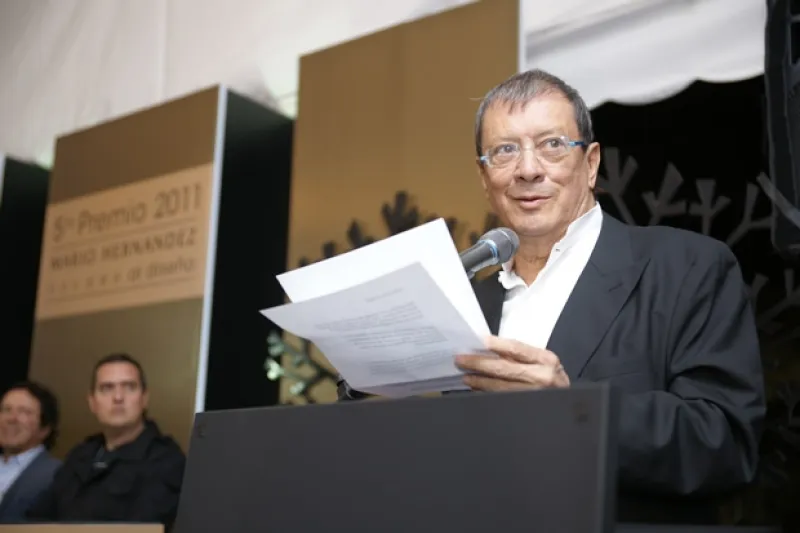 En este concurso participaron estudiantes tanto de Venezuela y México. La afortunada ganadora fue María Fernanda Rivapalacios.