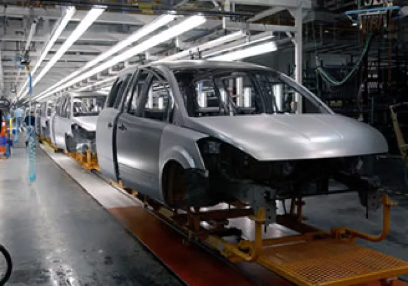 Nissan estudioa aumentar su producción en México para apoyar a las plantas de Japón (Foto: AP)