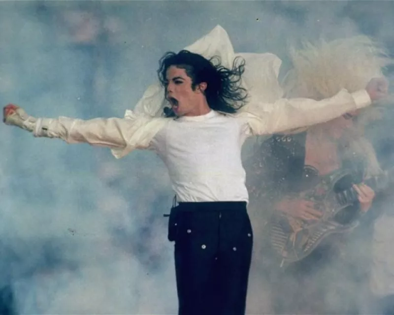 En 1993, Michael Jackson se encargó de encender los ya encendidos ánimos del Super Bowl XXVII.