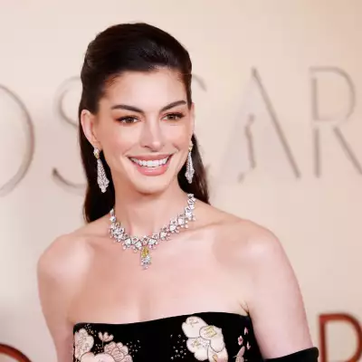 intentional dressing método stylist Anne Hathaway