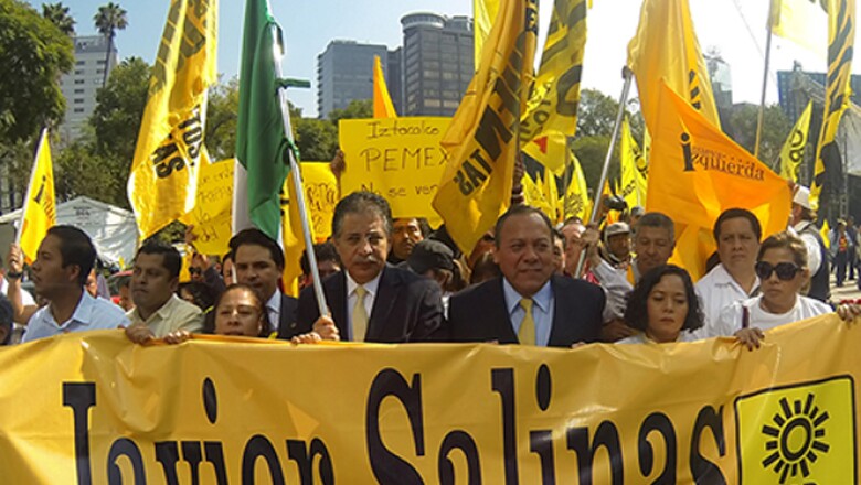 El líder perredista Jesús Zambrano y el ex dirigente Jesús Ortega se sumaron a la marcha contra la reforma energética.