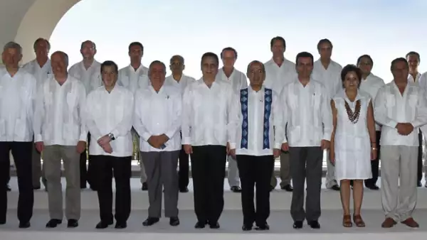 Desde el fin de semana, autoridades de las 20 naciones más importantes del mundo debaten las fórmulas que ayudarían a apuntalar el desarrollo global y solucionar la crisis que padece la eurozona.