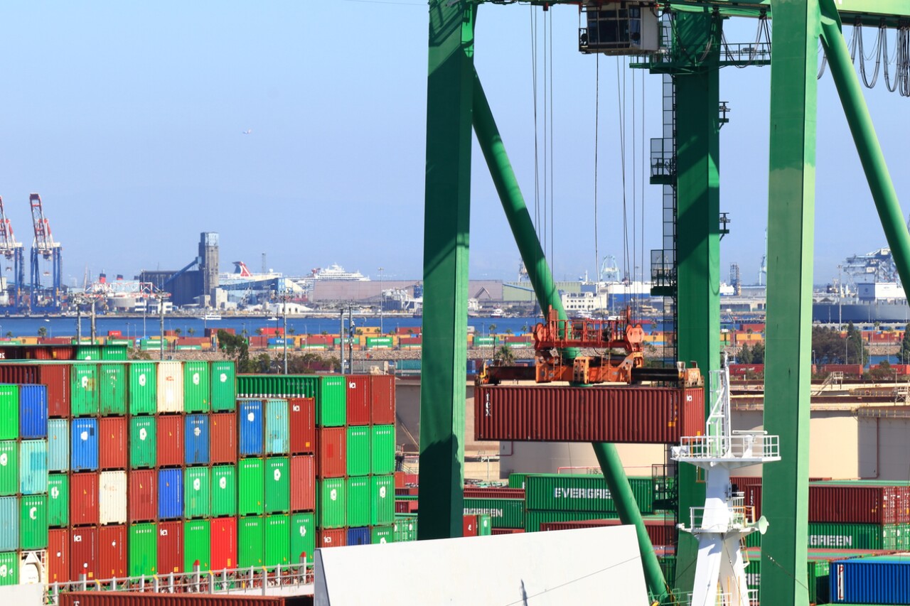 Exportadores sortean rigidez del SAT y amenazas de aranceles en aduanas