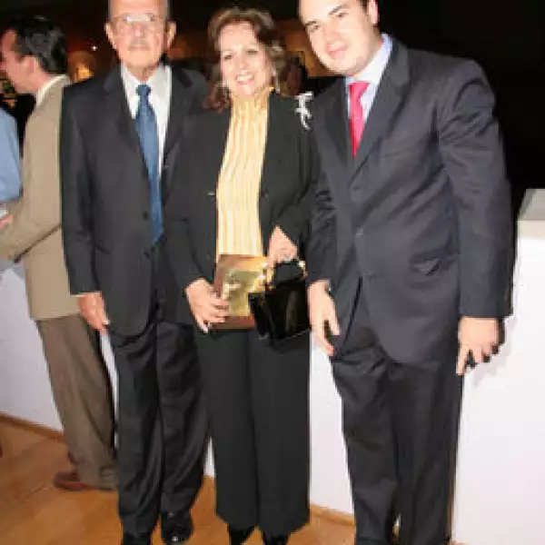 Guillermo Davila, Maria de Lourdes Medrano, Alejandro Guerrrero