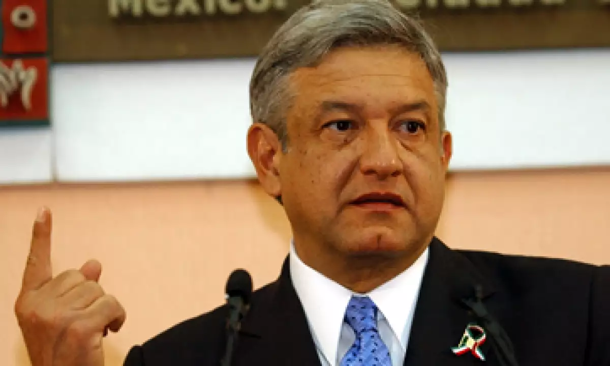 Andrés Manuel López Obrador es un hombre que goza de mucha paz pero también es muy selectivo y estudia todo y a todos antes de tomar una decisión, asegura la fisonomista Adriana Cano. (Foto: AP)