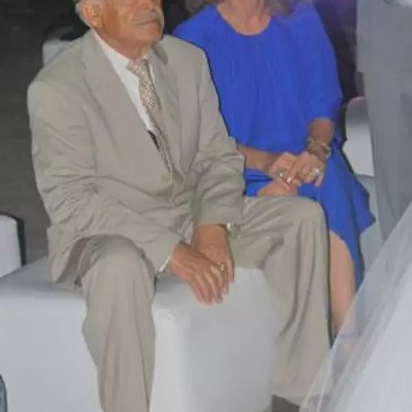Mirene Cárdenas de González ( madre novio ),Alonso González Garza ( padre novio )