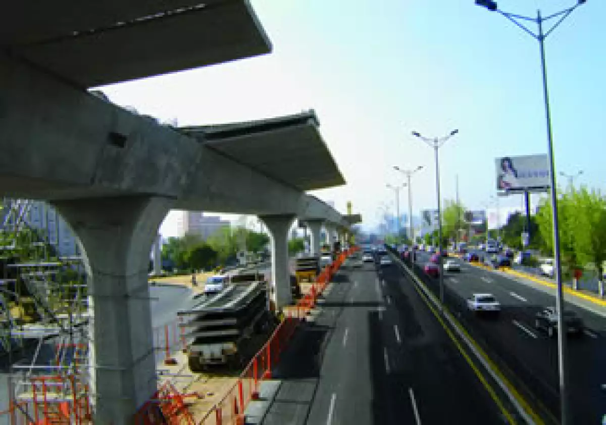 El viaducto elevado ha tenido que librar obstáculos técnicos y sociales. (Foto: Cortesía Guerra Castellanos y Asociados)