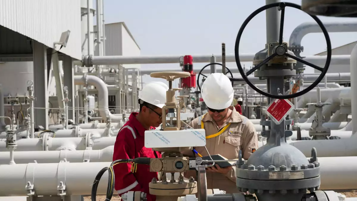 Cae precio del petróleo