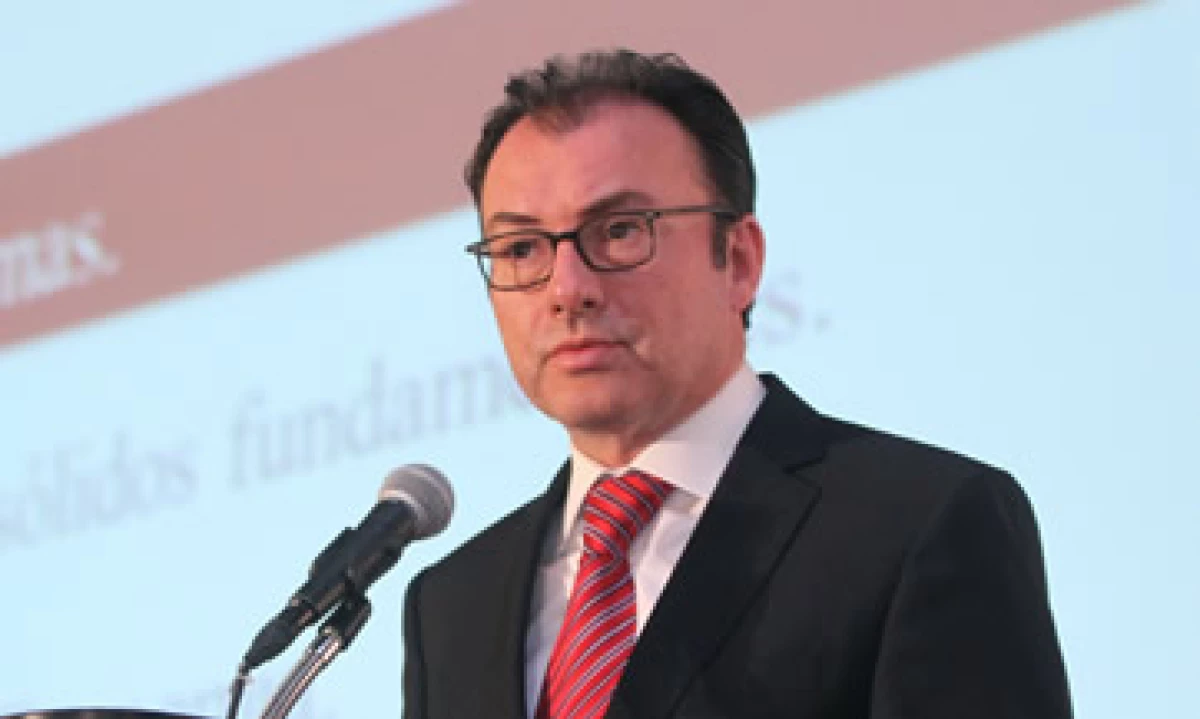 Hacienda espera que la economía crezca entre 3.3 y 4.3% el próximo año. (Foto: Cuartoscuro)