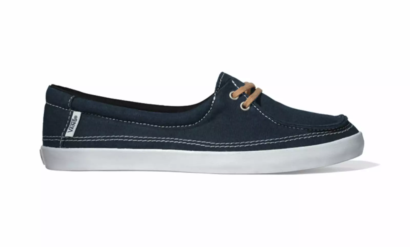 Para las mujeres Vans presenta modelos cómodos para usar en las vacaciones y en la ciudad.