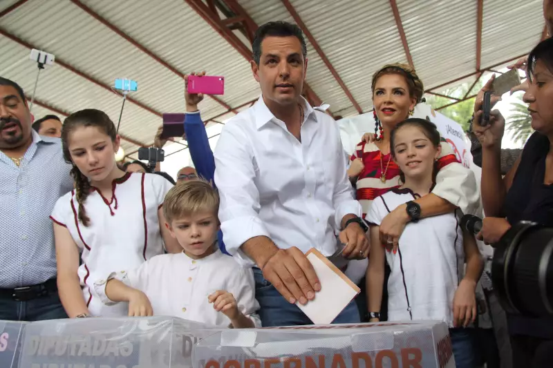 es uno de los 7 candidatos que aspiran a la gubernatura del estado de Oaxaca.