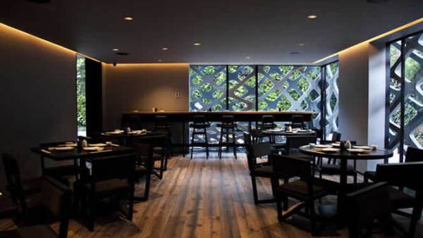 Inaugurado en noviembre de 2011, el restaurante Tori Tori ganó el Mejor Diseño de Interiores del Año 2011, en la categoría Hospitalidad: Cocina Gourmet. Este premio es un importante galardón de interiorismo que se otorga en Nueva York.