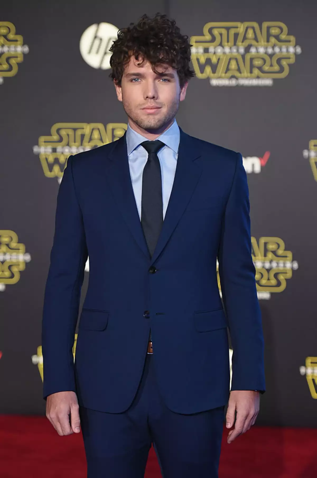 El hermano menor de Taylor hizo su primera aparición solo en una red carpet.