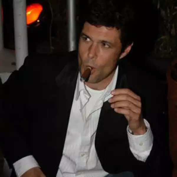 Carlos Bernard