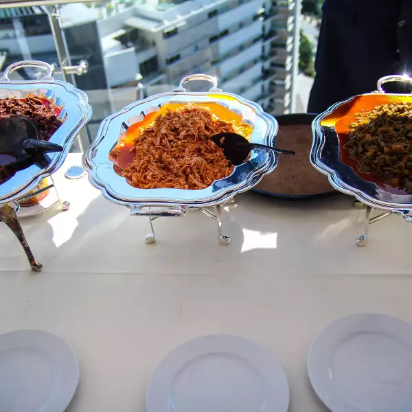 Comida de los patronos de arte de la Bienal