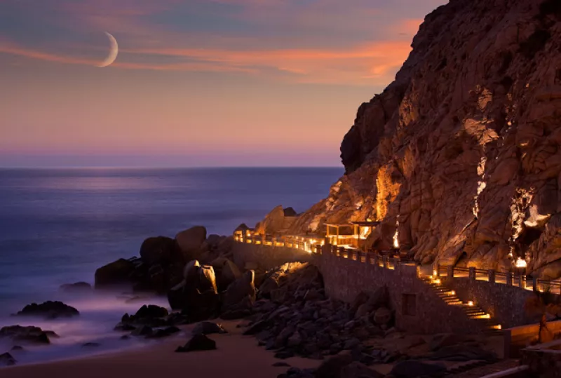 Cenamos junto a las olas en The Resort at Pedregal.