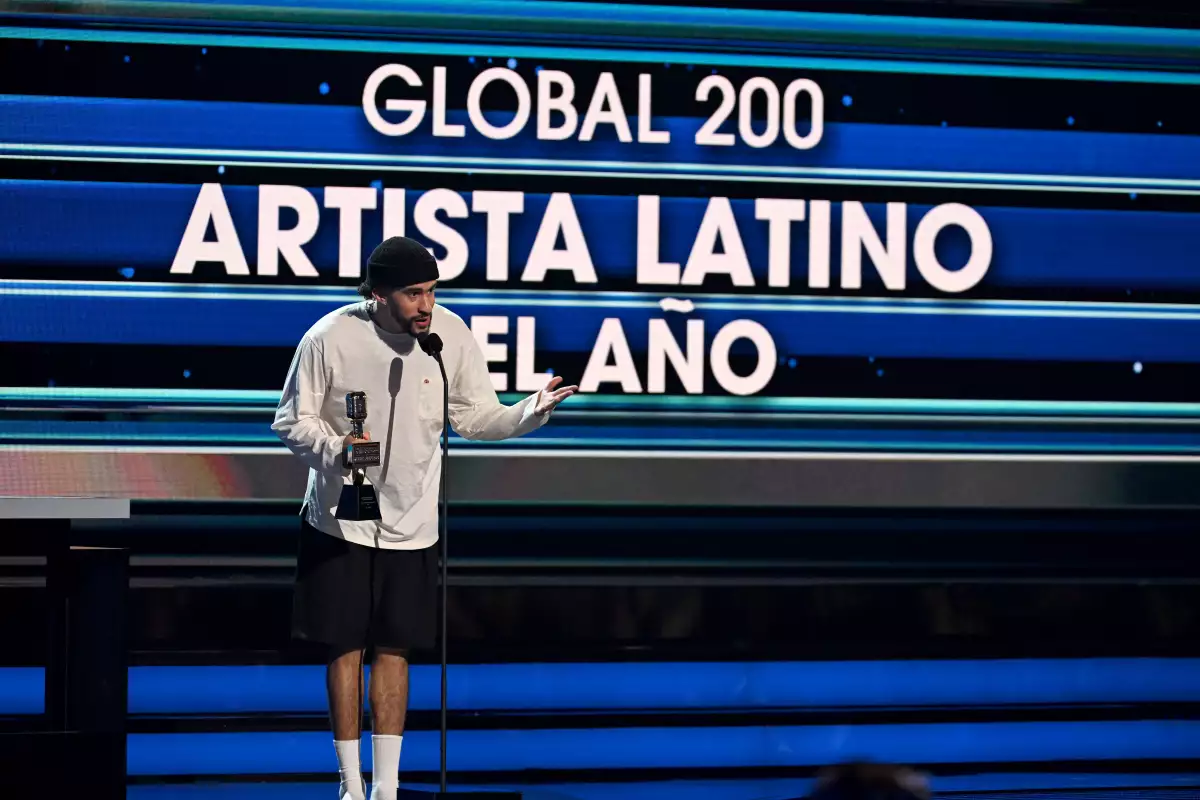 Los 3 looks de Gucci de Bad Bunny en los Latin Billboard