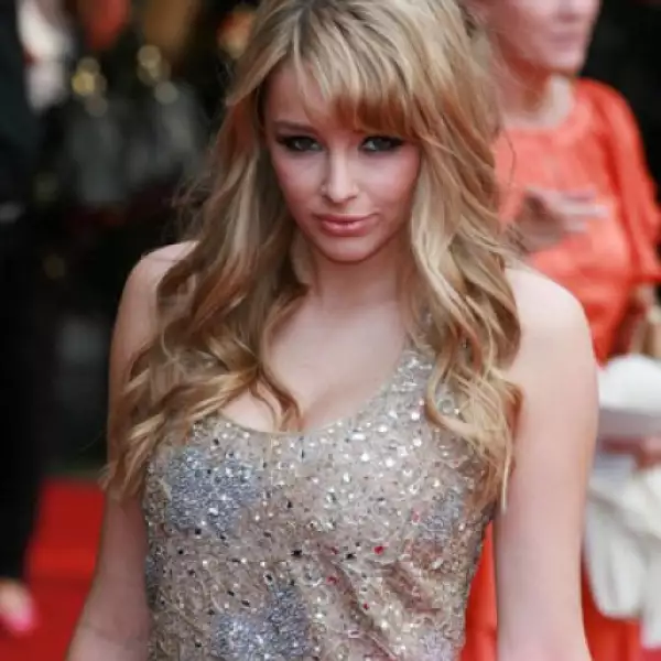 La sensual modelo británica Keeley Hazell.