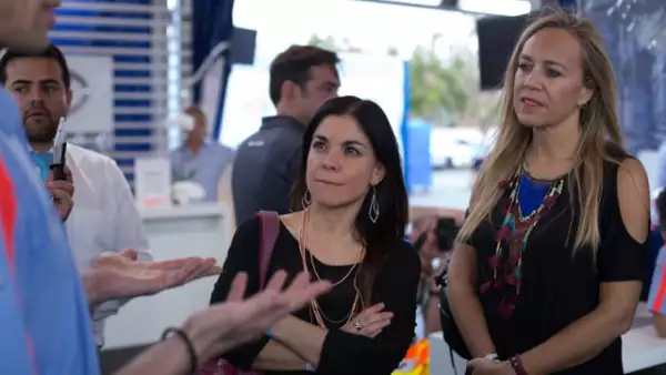 Mariana Chávez y Marisa Abedrop