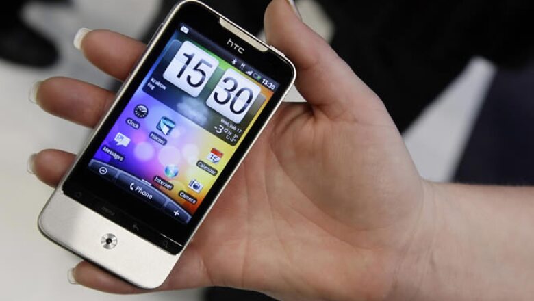 La compañía taiwanesa de teléfonos móviles, HTC, mostró el que será rival del Nexus One de Google. El celular lleva el nombre de Legend y usa el sistema operativo Android de la tecnológica Google.