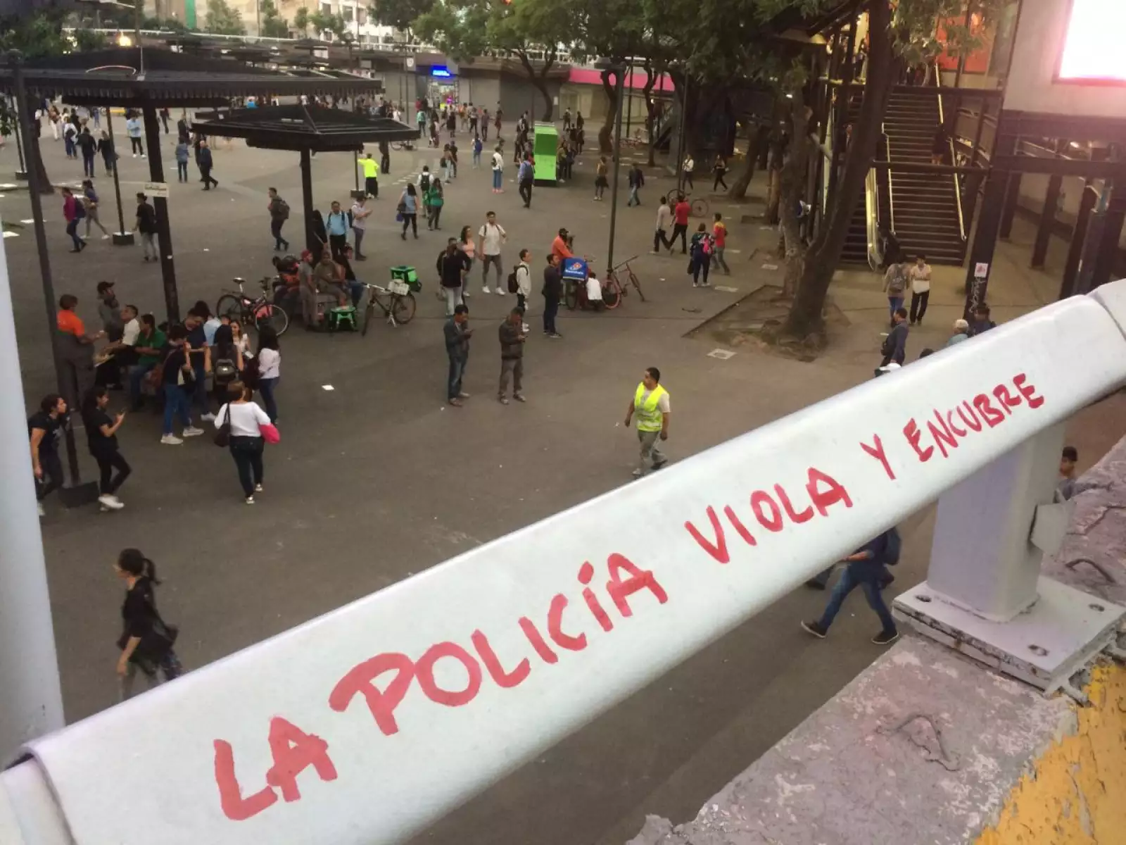 Destrozos en el Metrobús 4