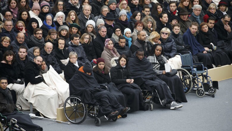 Los sobrevivientes y las familias de las víctimas fueron invitados de honor en el evento, donde Hollande resaltó que habrá represalias contra los perpetradores de los ataques.