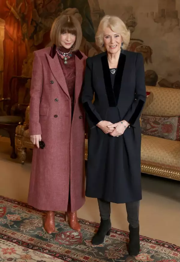 Anna Wintour y la reina Camila de Inglaterra en el Palacio de St. James