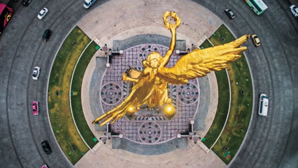 El Ángel de la Independencia (Roberto Hernández)