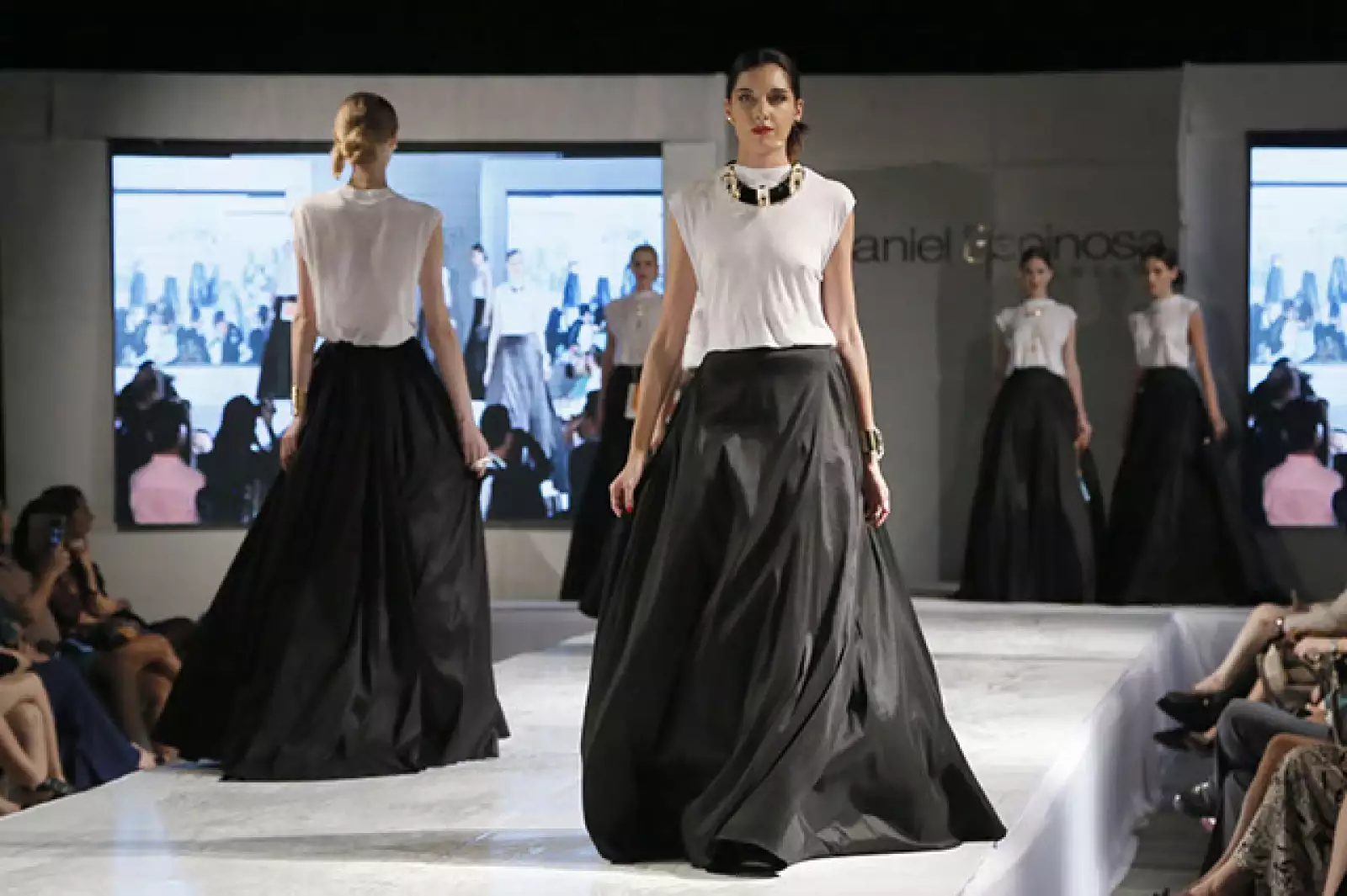 Desfile colección visiones de Daniel Espinosa