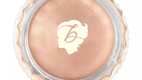 Benefit - Craseless Cream Shadow - $305 pesos. elpalaciodehierro.co.