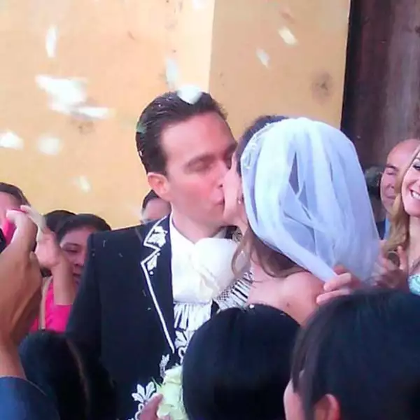 Probablemente la actriz vistió el vestido diseñado por Benito Santos, el cual fue bordado por mujeres chiapanecas.