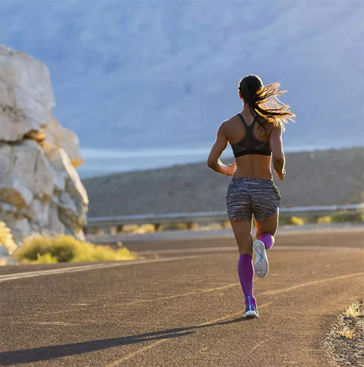 Si creías que correr era solo para profesionales, estas equivocado. Te contamos las recomendaciones para antes y después de correr. Let’s do it!