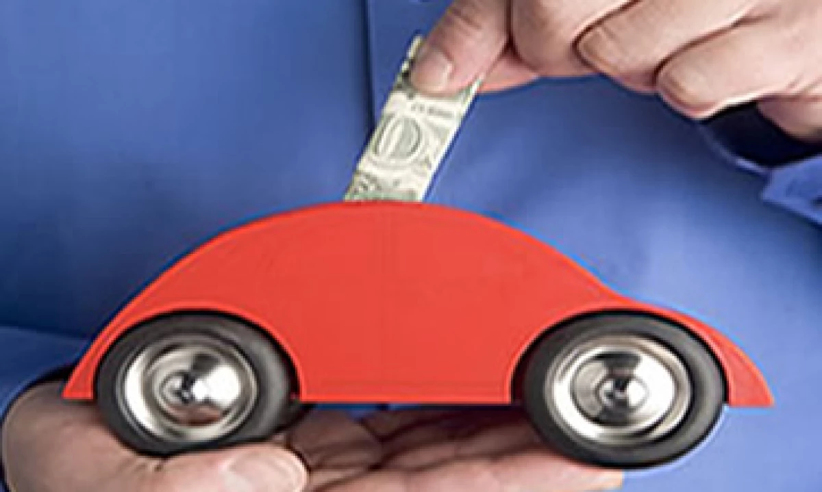 Antes de contratar un seguro para auto consulta el catálogo de la Condusef. (Foto: Getty Images)
