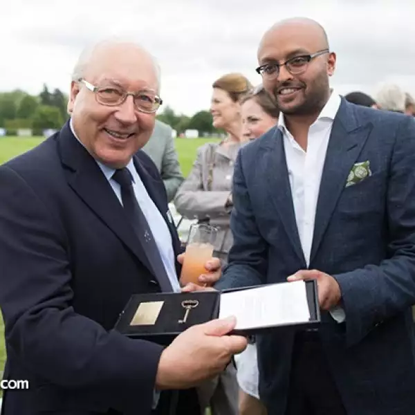 Urs Schwrzenbach y Rakesh Parmar