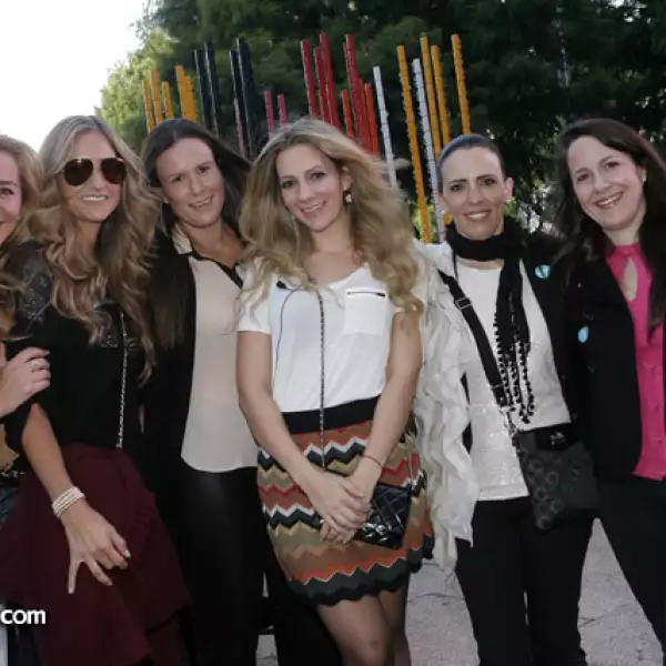 Adriana Harp,Pixie Devlyn,Vivian Piszkar,Zarina Rivera,Claudia Allende,Paola Klip
