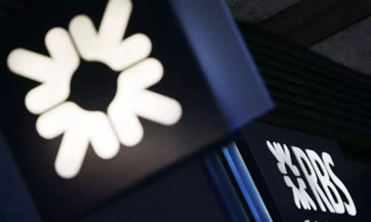 Los bancos dijeron que deben ofrecer remuneraciones competitivas o perder a sus empleados si los recortes de bonos a ejecutivos son demasiado grandes. (Foto: AP)
