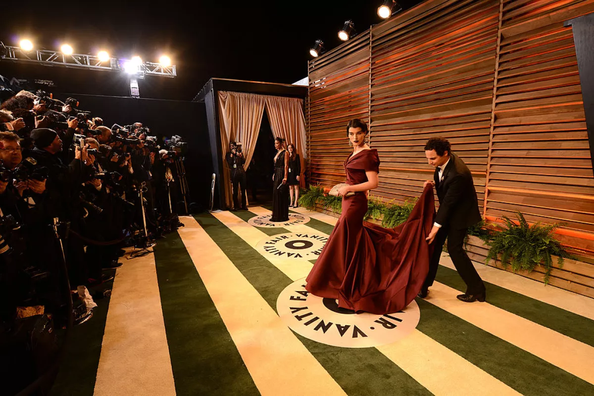 2014 Vanity Fair Oscar Party Hosted By Graydon Carter - Roaming Arrivals