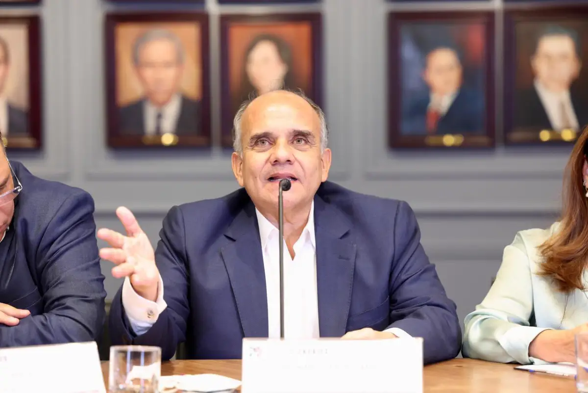 El coordinador de los senadores del PRI Manuel Añorve