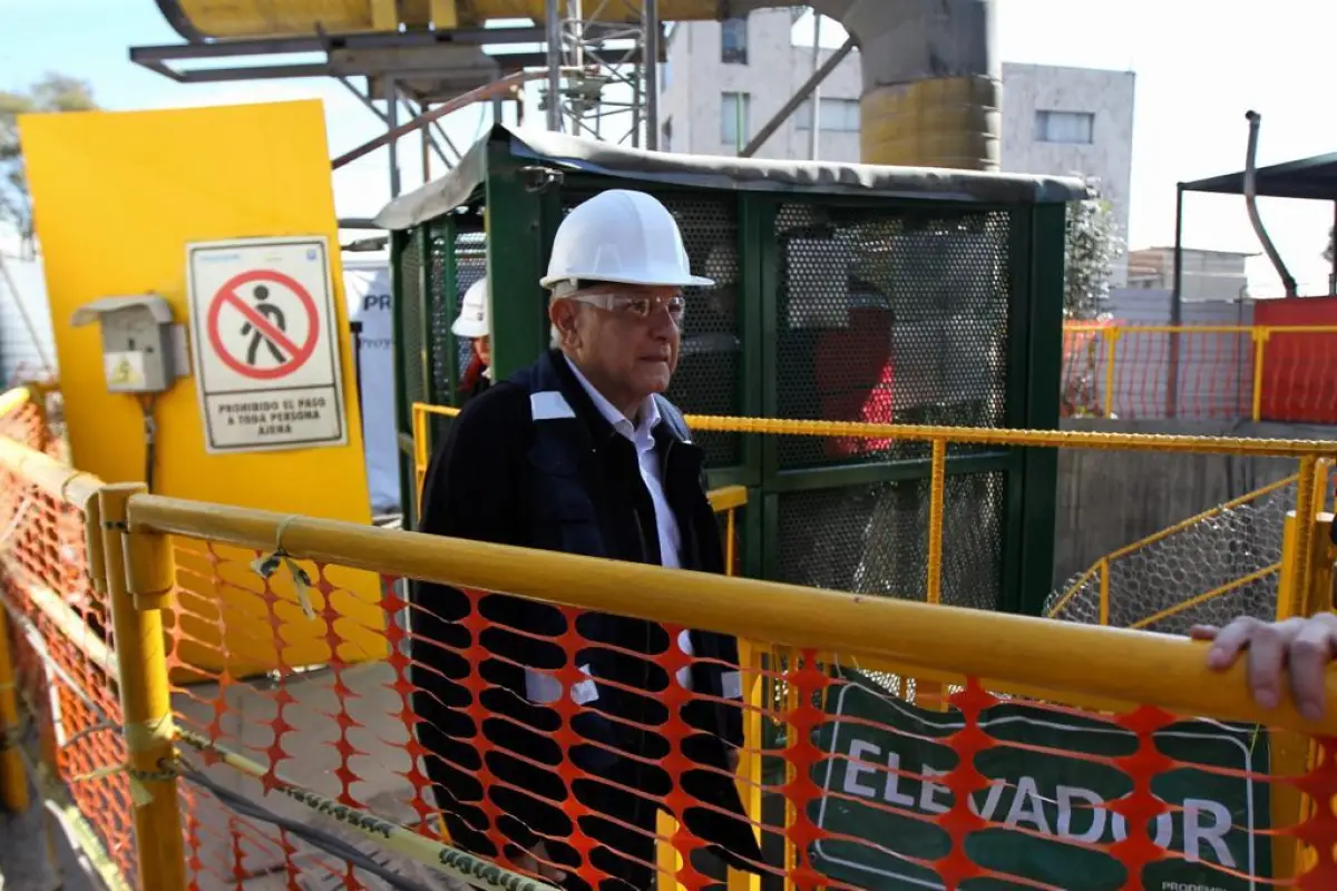AMLO en la L12