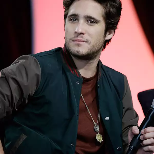 Diego Boneta fue otro de los mexicanos presentes en el evento.