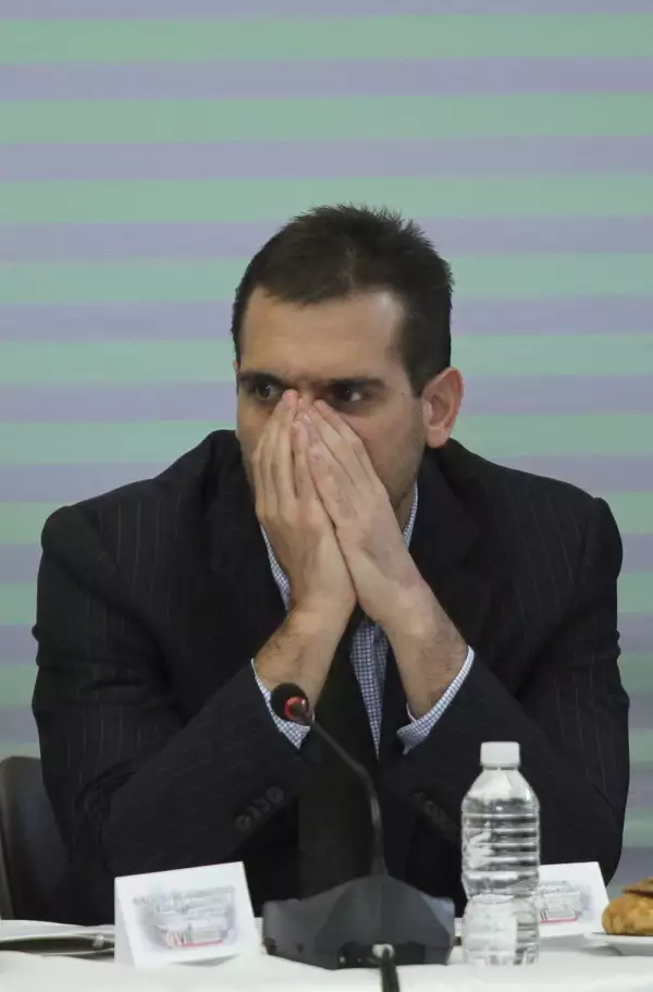 MÉXICO, D.F., 28AGOSTO2015.- Jorge Emilio González, senadores por el PVEM, durante el inicio de la VII Reunión Plenaria de los senadores del PRI y PVEM.
FOTO: ADOLFO VLADIMIR /CUARTOSCURO.COM