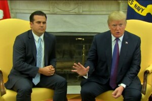 Así es como Donald Trump puso en aprietos al gobernador de Puerto Rico