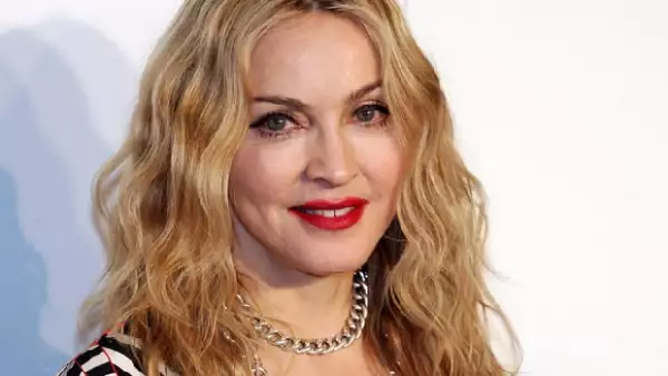 La Reina del Pop estuvo en México para inaugurar su gimnasio Hard Candy. Su visita impactó al público no sólo por su estancia en el país, sino por el cambio en su rostro.